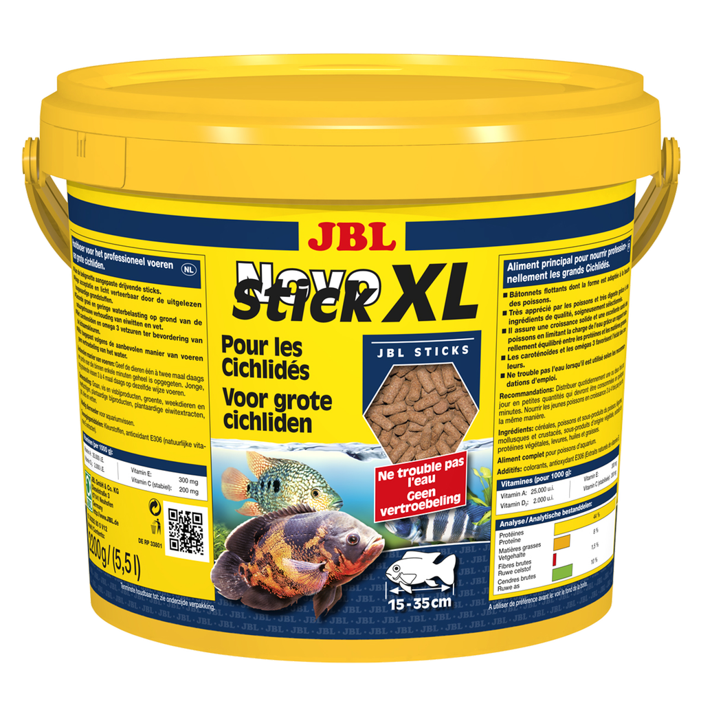Complete nutrition and optimal growth for large carnivorous cichlids